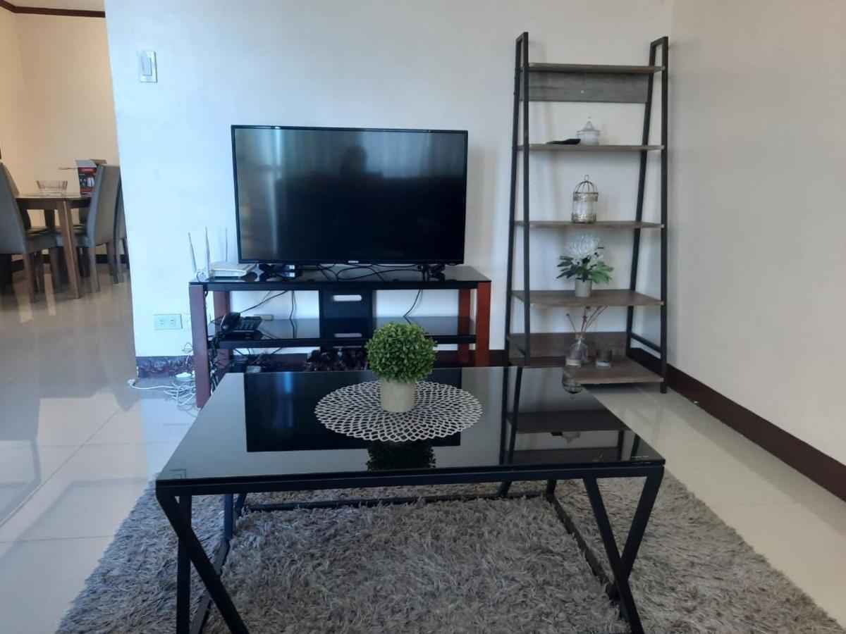 Affordable Makati Apt Manila Exterior foto